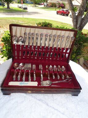 76 PC Atiq/Vtg 1847 Rogers Bros Silverplate Set Plus